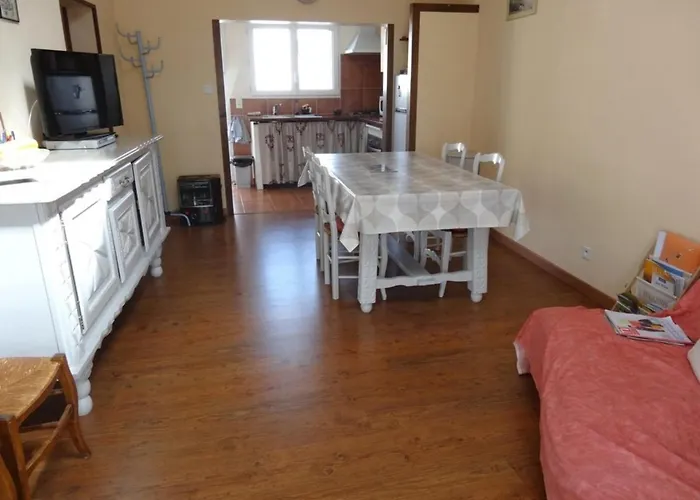 Semesterbostad Maison Proche Centre, 4 Pers, Terrasse - Fr-1-476-11